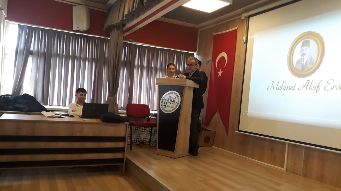Okulumuzda 12 Mart İstiklal Marşı'nın Kabulü ve Mehmet Akif Ersoy'u Anma Günü münasebetiyle program düzenlendi.